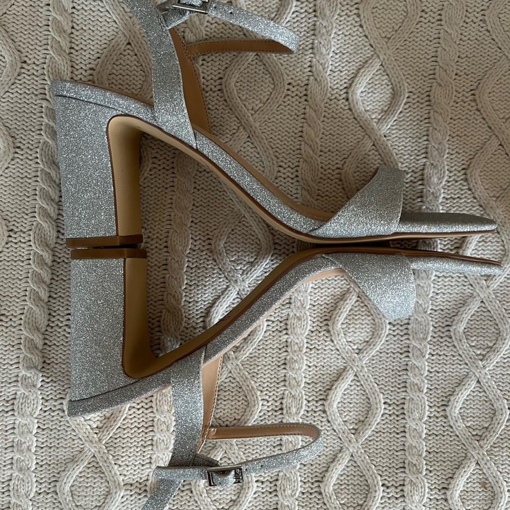 Jewel Badgley Mischka “Rayla II” Silver Glitter Women's Heels Buckle Various SZ - Picture 7 of 14